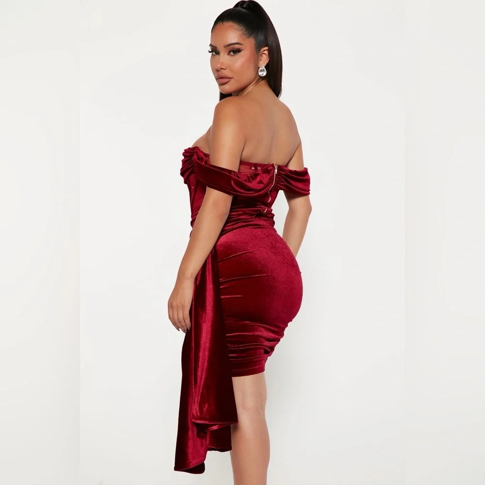 Fashion Nova Sincerely Yours Velvet Midi Dress - Burgundy - Picture 3 of 7